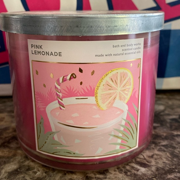 Bath & body Works Pink Lemonade 3- wick candles - Picture 1 of 6